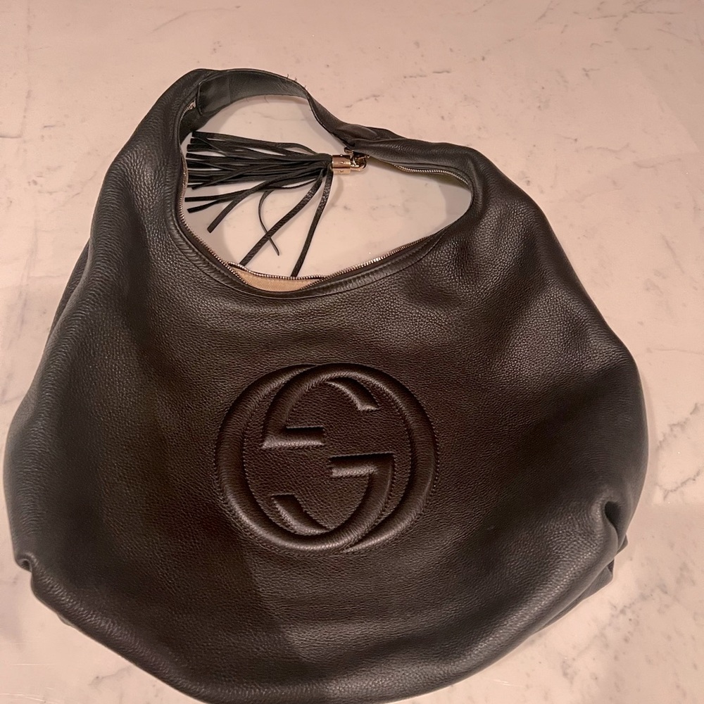 Gucci black pebble soho bag